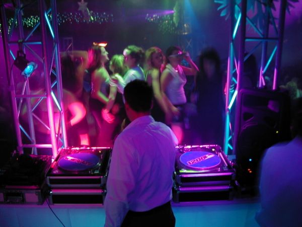 DJ Handsome Carl Calgary DJ Service - dj carl